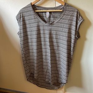 Athleta Cloudlight Stratus Striped Tee
Color:Whisper Stripe Black/ White small